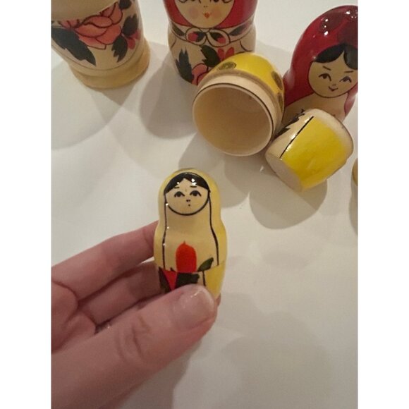 Vintage set of Nesting Dolls, set of 5, complete set matryoshka dolls cottage - Picture 7 of 11